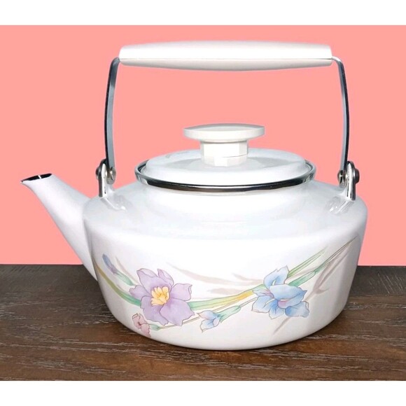 Vtg Studio Nova Homestead White Floral Enamel Tea Kettle & Lid 2 Qt. Pot Japan - Picture 1 of 7